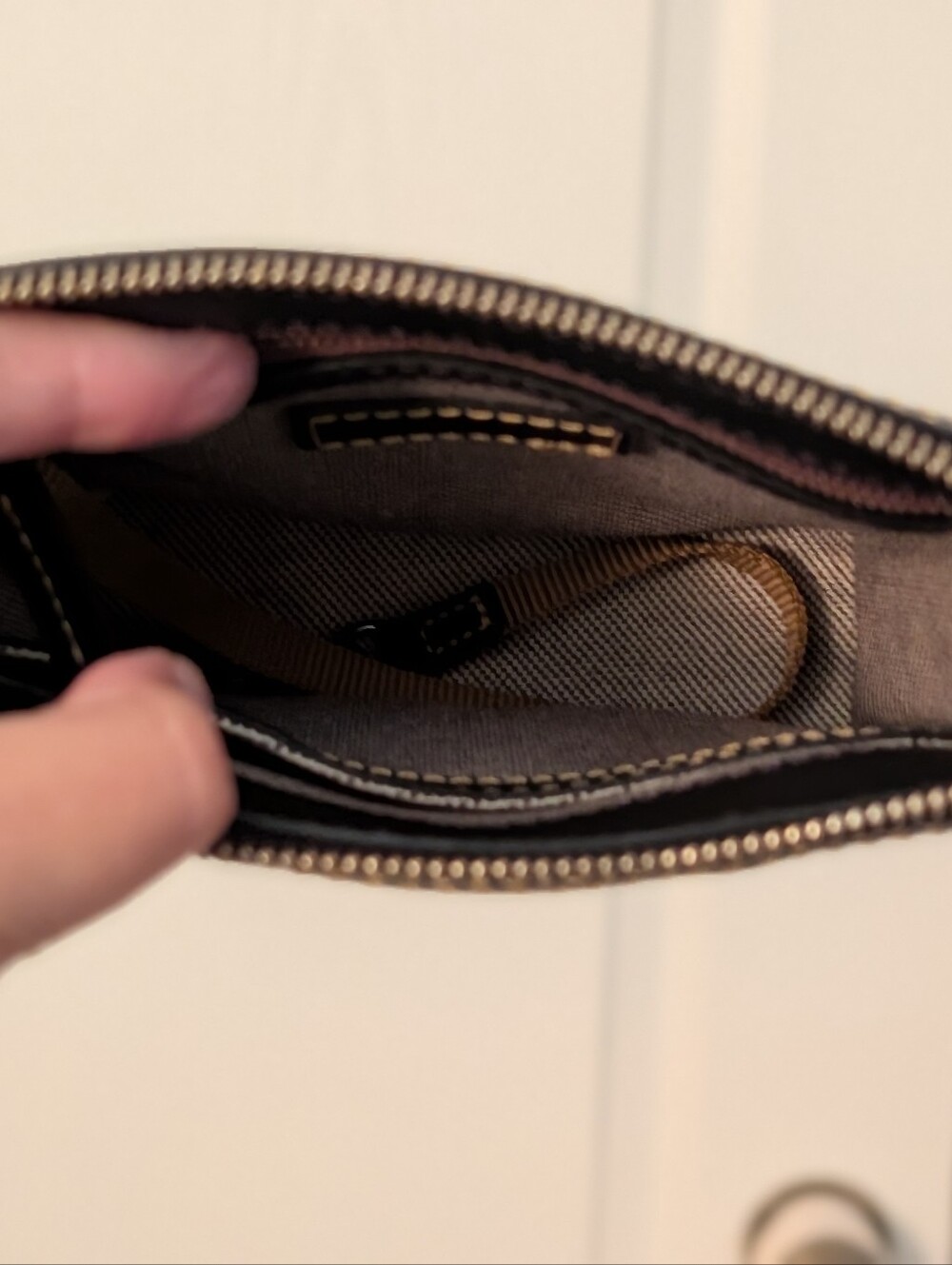 Dooney & Bourke Disney Parks Star Wars Last Jedi Clutch Crossbody Purse - Picture 7 of 7